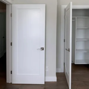 American-Style White-Primed Shaker Solid Interior Door