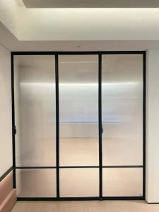 Customized Aluminum Bi Fold Glass Doors Tempered Glass Waterproof 5 Year Warranty Modern Partition Folding Doors for Indoor Use