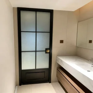 Interior Glass Bathroom Door with Water Resistant Finish for Apartment and Hotel Use