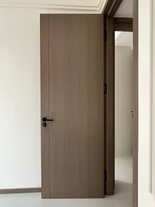Model 8816 Paint-Free Solid Wood Minimalist Interior Door with Finished Surface and Manual Opening for Bedrooms and Living Rooms