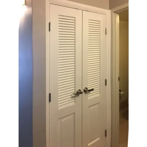 White Painted Double Louver Closet Swing Door with Finished Composite Material