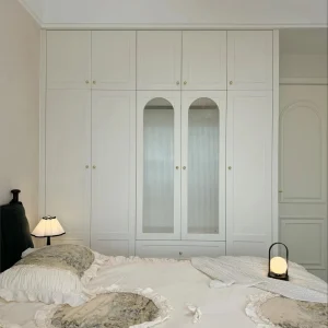 French Bedroom Wardrobe, Cream White, Glass Door, Large Capacity, Arc Shape, Metal Handle