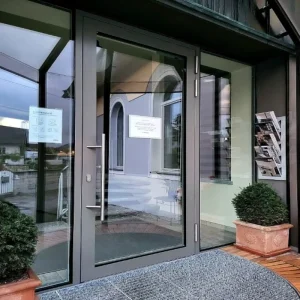 Heavy-Duty Aluminum Swing Door with Glass Structure for Residential Buildings