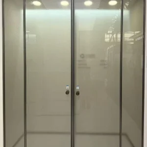 Modern Hotel 8mm Thick Clear Tempered Safety Glass Quiet Pivot Bathroom Glass Door with Aluminium Frame